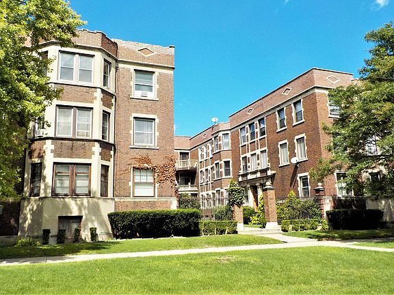 3rd image of 820 E Hyde Park Blvd Unit 3W