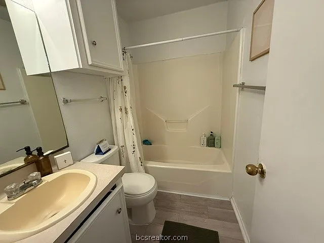 903 Azalea Ct #A — Photo 14