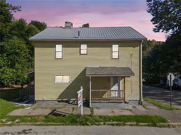 2nd image of 118 15th St #1