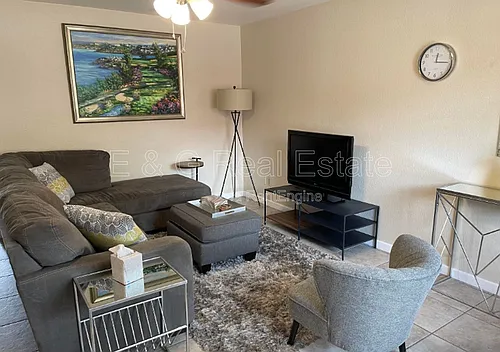 510 W University Dr Photo 1