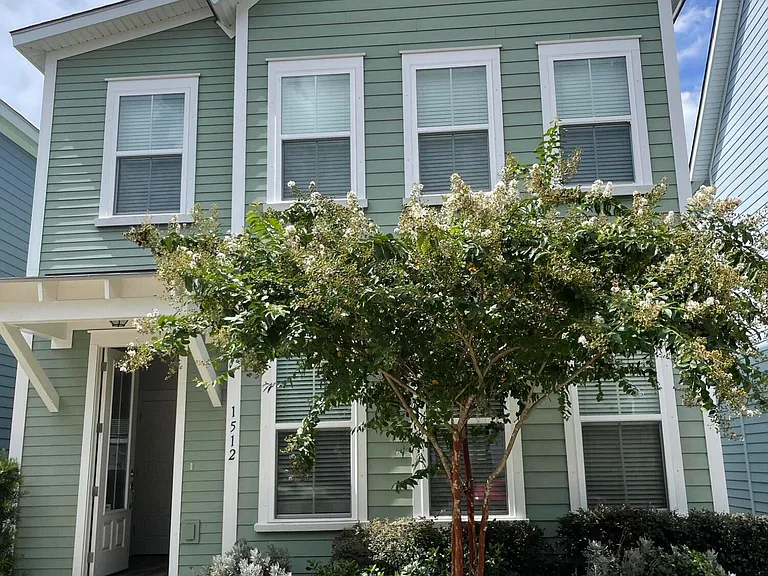 1512 Cuyler Ln — Photo 1