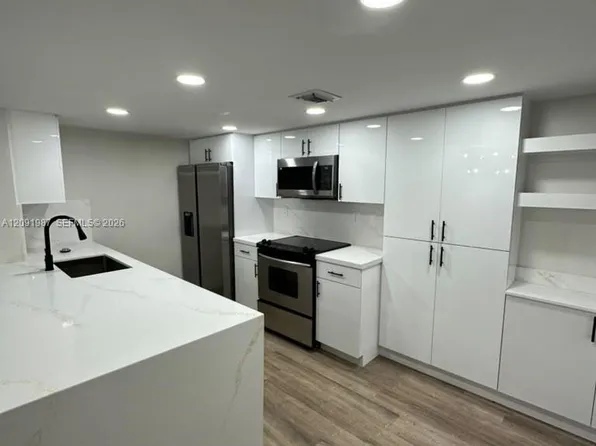 9735 NW 49th Ter #414, Doral, FL 33178