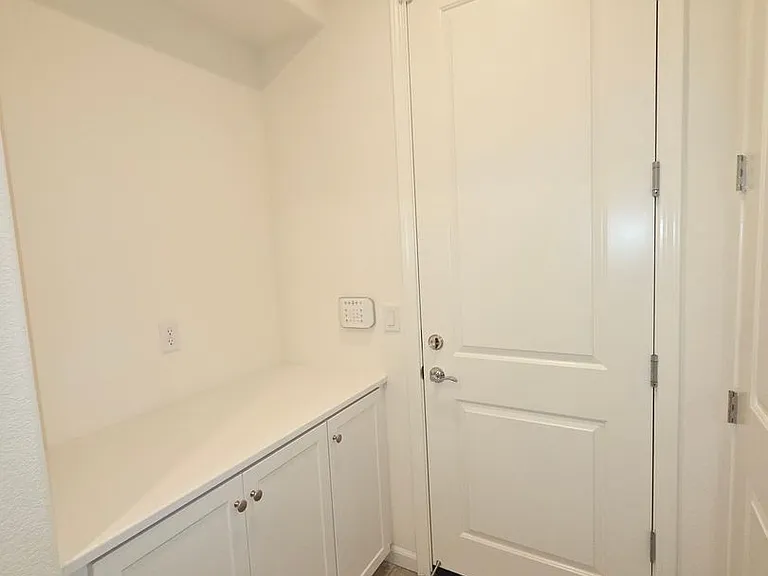 5577 Apex Dr — Photo 4