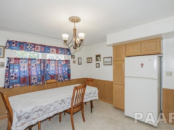 3rd image of 5903 N Rosemead Dr
