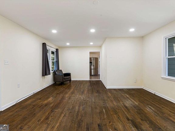 3rd image of 5287 Maple Valley Rd SW