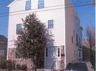 30 Weaver Ave #1, Newport, RI 02840