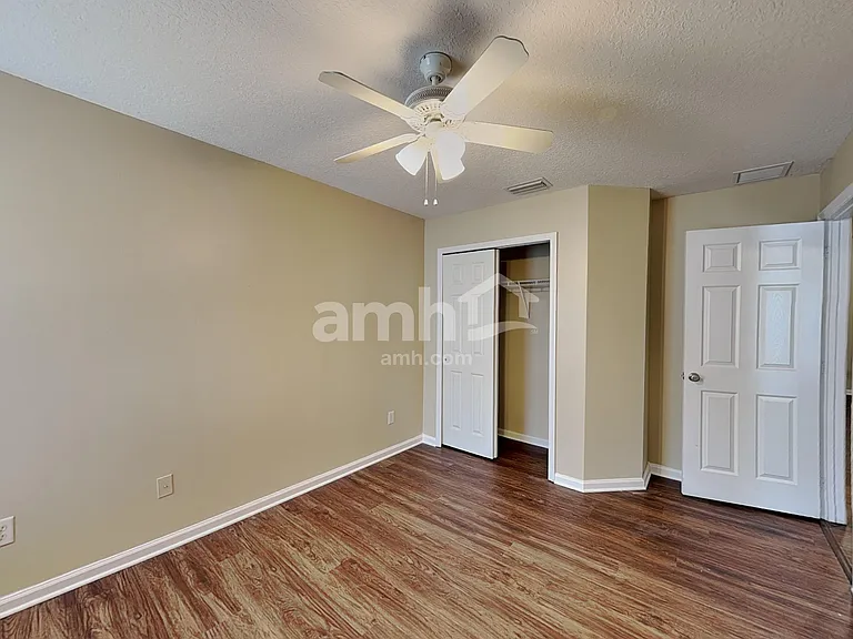 10902 Campus Heights Ln — Photo 17