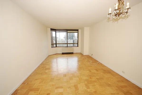 Sold by Luxury Habitat | media 2