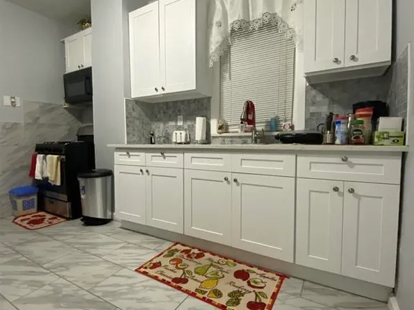 72 West 13th Street image 1 of 8