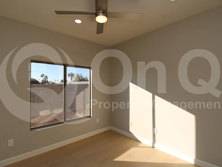 3003 E Kings Ave — Photo 13
