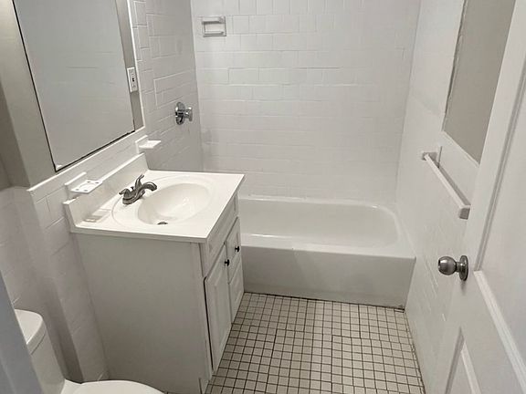 2nd image of 192 Washington St #3L