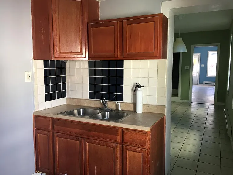 523 Cedar St — Photo 18
