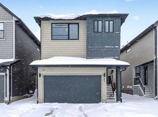 41 E Copperhead Rd SE, Calgary, AB T2Z5H1