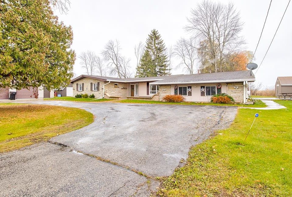 1st image of 2827 Lake Shore Dr