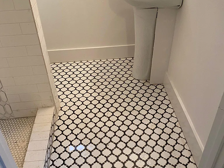 379 Illinois Ave NW — Photo 12
