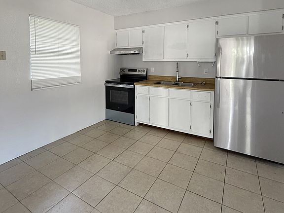 3rd image of 202 2nd St