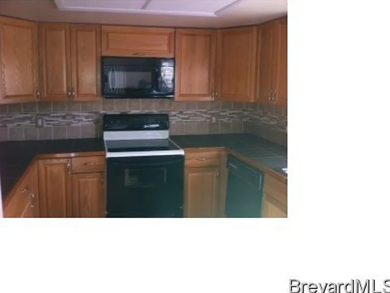 3019 Sea Gate Cir — Photo 7