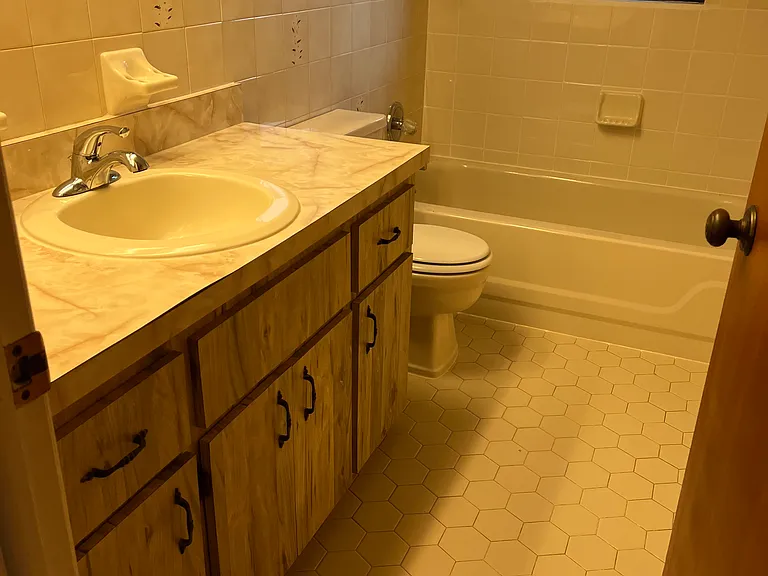 410 Davidson Ave #414 — Photo 3