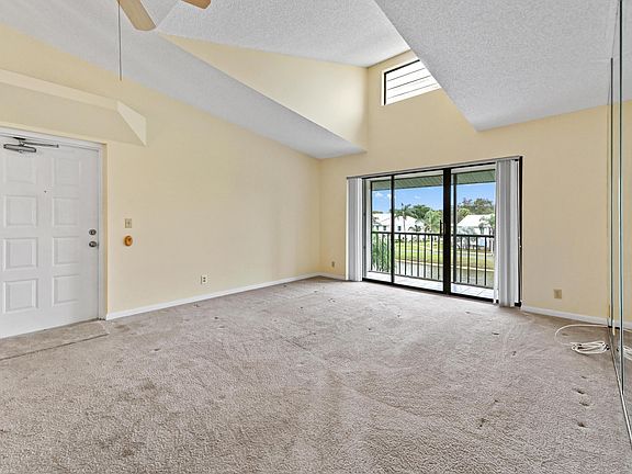 4th image of 1106 Green Pine Boulevard #G3