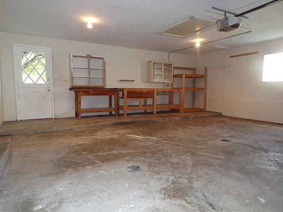 3rd image of 152 S Yorkshire Blvd