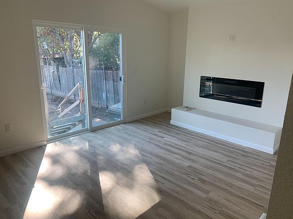 4th image of 2800 Paradise Road