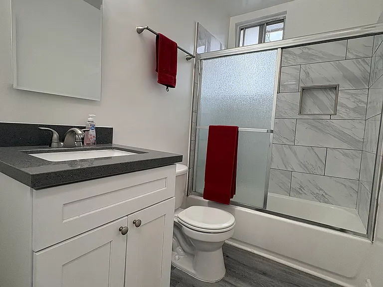 1029 N. Ardmore Avenue — Photo 24