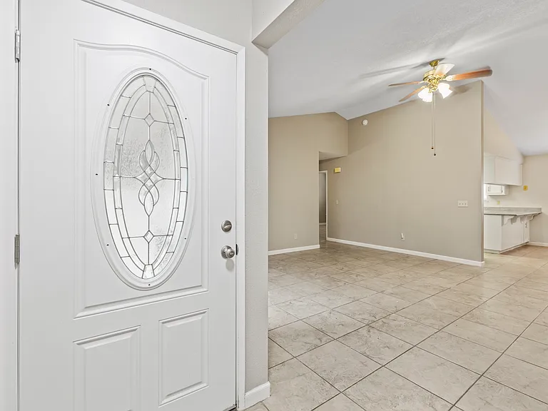 1812 W Wren Dr — Photo 5