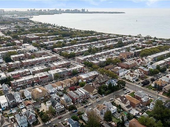 4th image of 206 Bay 10 St