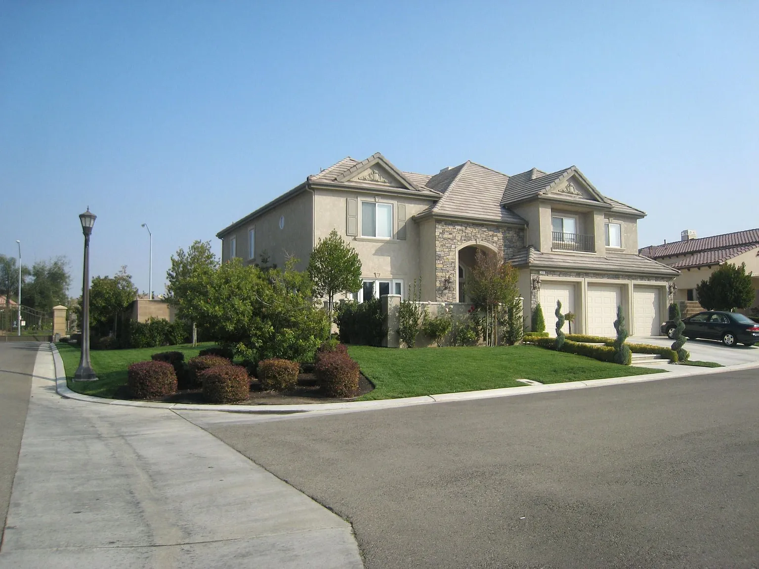 1453 E Glenlake Ln photo 1