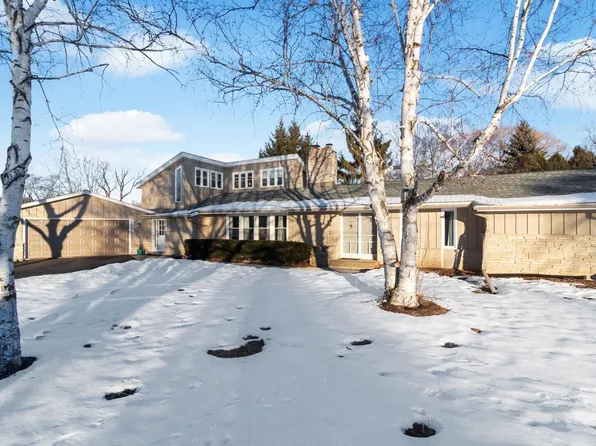 9200 N Ironwood Ln, Bayside, WI 53217