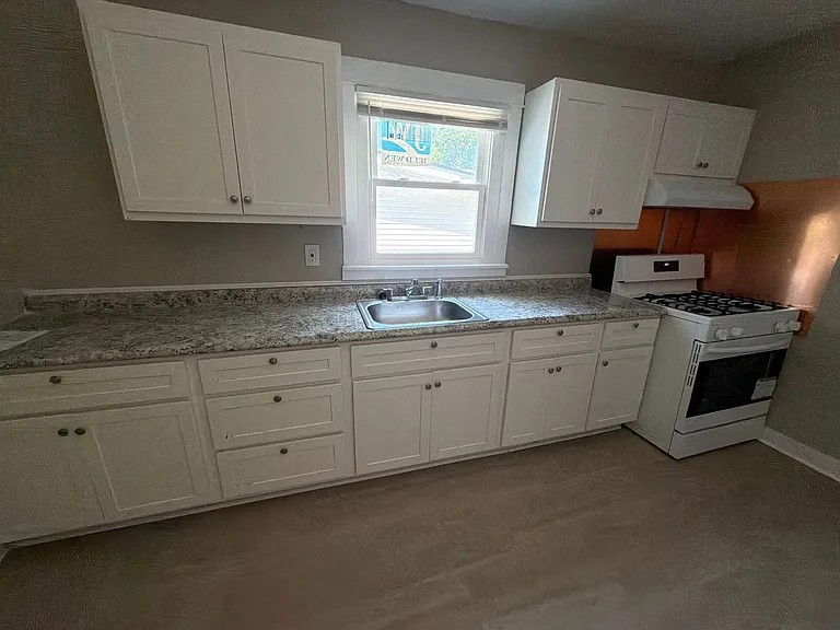 7301 Harney Ave — Photo 6