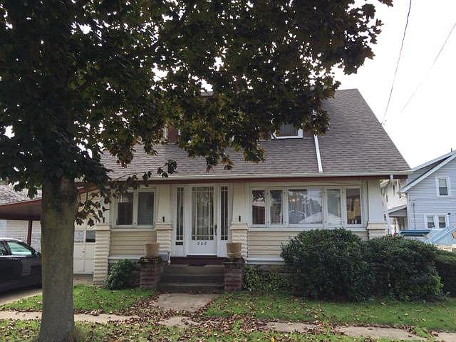 1st image of 208 E Washington St