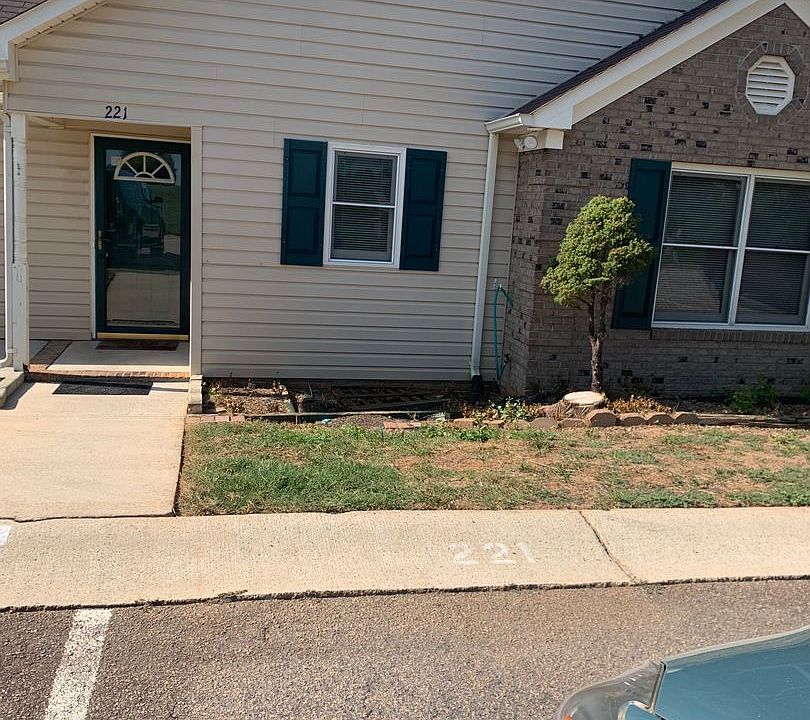 1st image of 221 Hidden Creek Cir