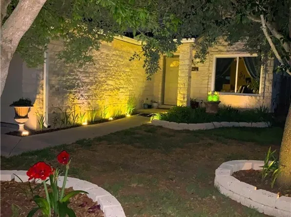 107 Azolar St, San Marcos, TX 78666