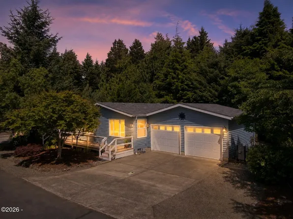 380 Seagrove Loop, Lincoln City, OR 97367