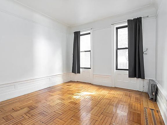 4th image of 623 W 207th St APT 24