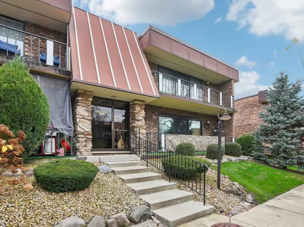 11138 Spathis Dr #3-2H, Palos Hills, IL 60465