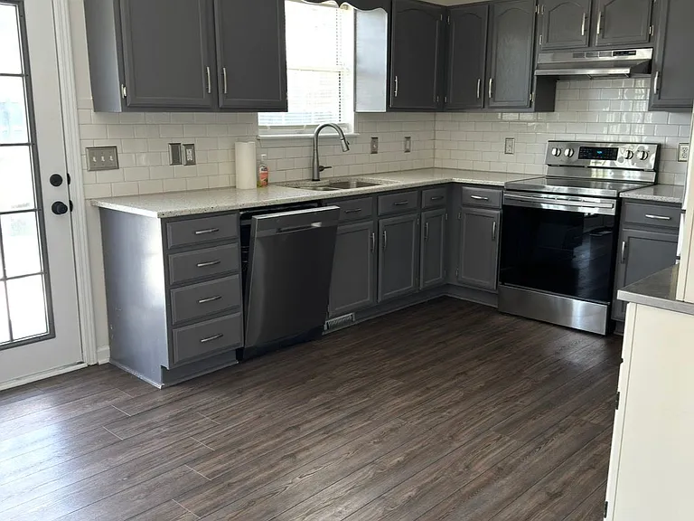 105 Boardwalk — Photo 27