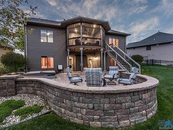 2nd image of 8208 S Seven Oaks Dr
