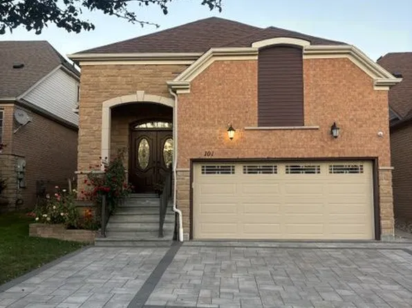 101 Mackey Dr, Whitby, ON L1P 1R5