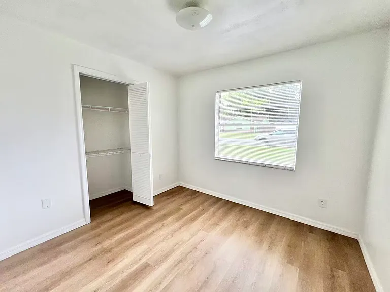 319 Autumn Dr — Photo 21