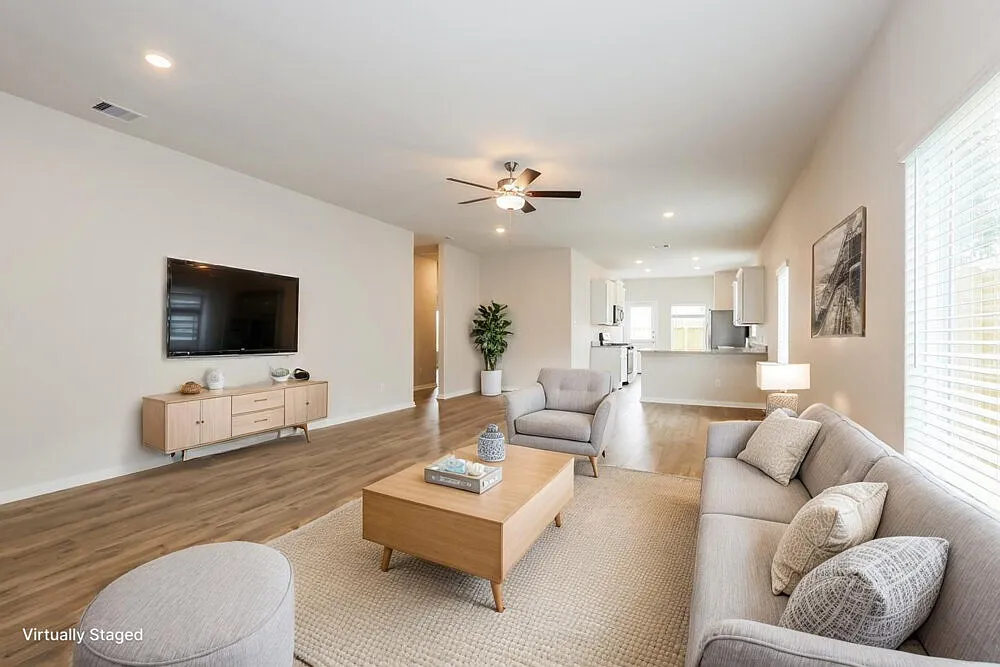 4 bed, 2.0 bath, 1793 sqft, $1,795 — Photo 3