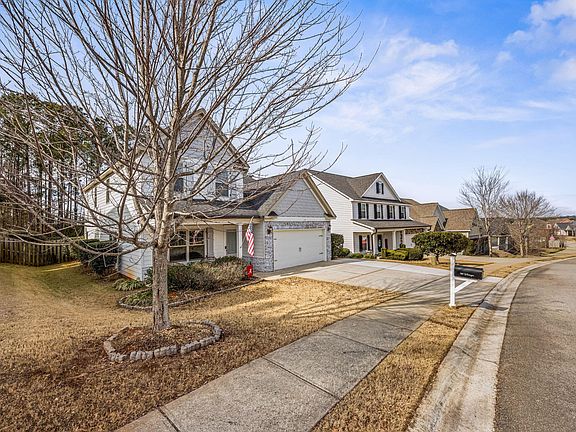3rd image of 806 Herrington Drive