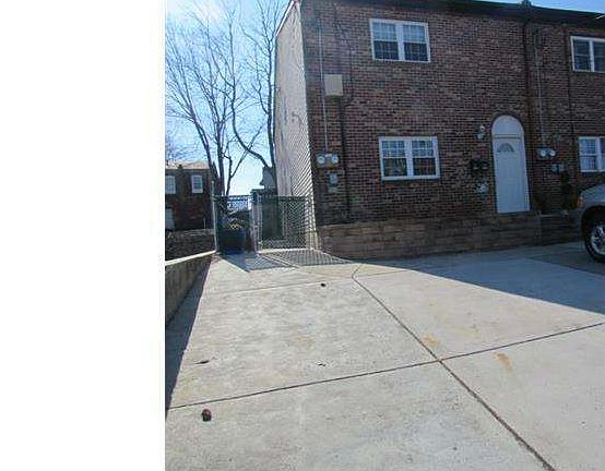 2nd image of 3408 Stanwood St #A