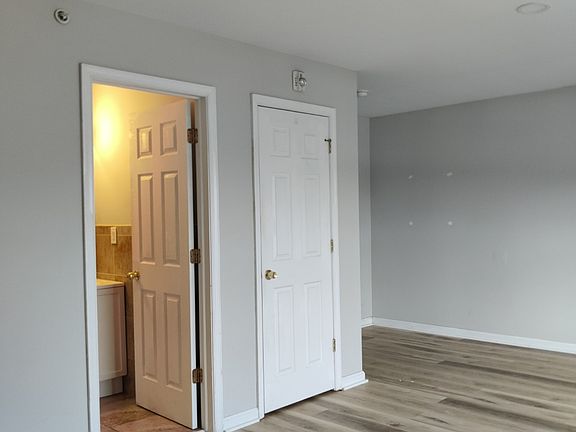 5th image of 1621 W Oxford St APT C