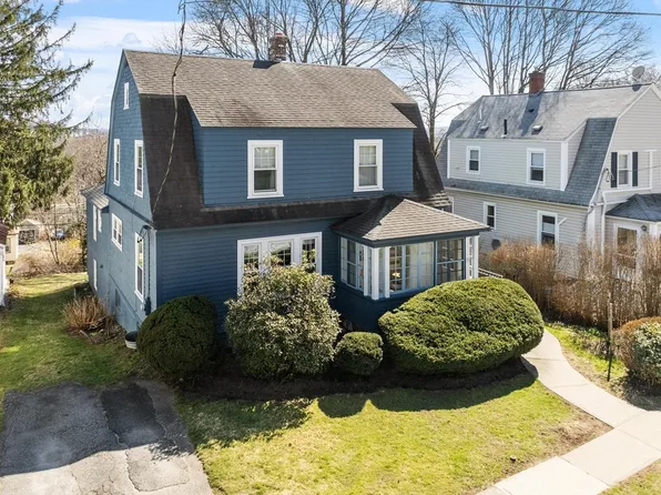 31 Barnard Rd, Worcester, MA 01605