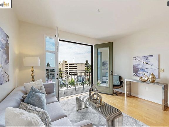 2nd image of 585 9th St Unit 521