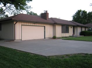 2526 SE Alexander Dr, Topeka, KS 66605