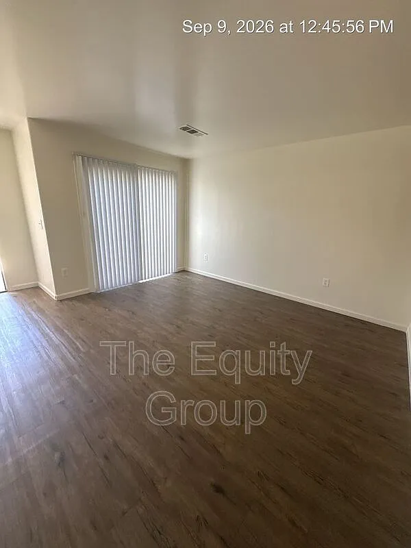 2 bed, 2.0 bath, 995 sqft, $1,550 — Photo 2
