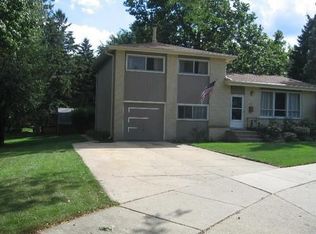 719 E Greenwood Ct, Palatine, IL 60074